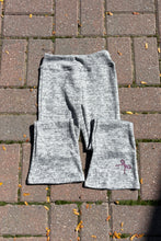 Load image into Gallery viewer, girls cozy flare legging