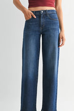 Load image into Gallery viewer, Loose Straight Leg Jean