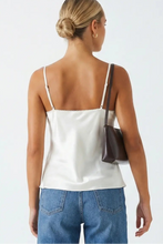 Load image into Gallery viewer, scallop trim satin cami top