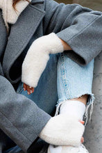 Load image into Gallery viewer, fuzzy hand warmer