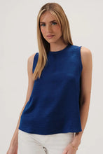 Load image into Gallery viewer, crew neck satin sleeveless blouse