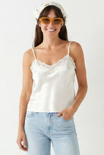 Load image into Gallery viewer, v neck lace trim cami