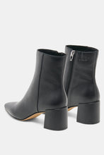 Load image into Gallery viewer, Crinkle Patent Bootie