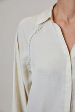 Load image into Gallery viewer, pearl trim blouse