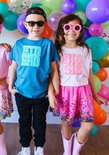 Load image into Gallery viewer, girls big sis patch tee