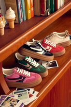 Load image into Gallery viewer, low top sneaker