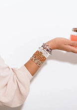 Load image into Gallery viewer, stone brace-neck flourite