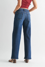 Load image into Gallery viewer, Loose Straight Leg Jean