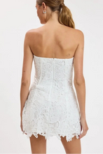 Load image into Gallery viewer, embroiderd lace strapless dress