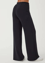 Load image into Gallery viewer, air essentials wide leg pant