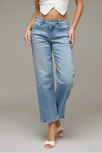 Load image into Gallery viewer, low rise crop straight jeans