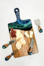 Load image into Gallery viewer, resin dip cheese board med