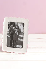 Load image into Gallery viewer, scallop resin frame