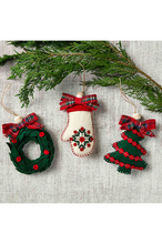 Load image into Gallery viewer, wool tartan ornament