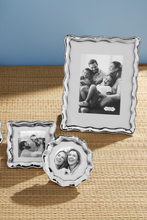 Load image into Gallery viewer, wavy metal frame