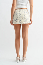 Load image into Gallery viewer, floral denim skort
