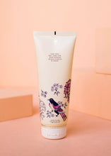 Load image into Gallery viewer, shower gel imagine