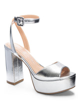 Load image into Gallery viewer, metallic silver sandal