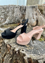 Load image into Gallery viewer, platform sueded sandal