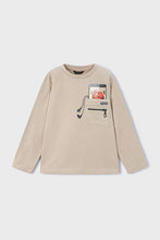 Load image into Gallery viewer, boys basketball phone tee
