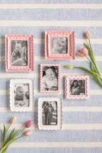 Load image into Gallery viewer, scallop resin frame
