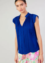 Load image into Gallery viewer, v-neck pleat short sleeve blouse
