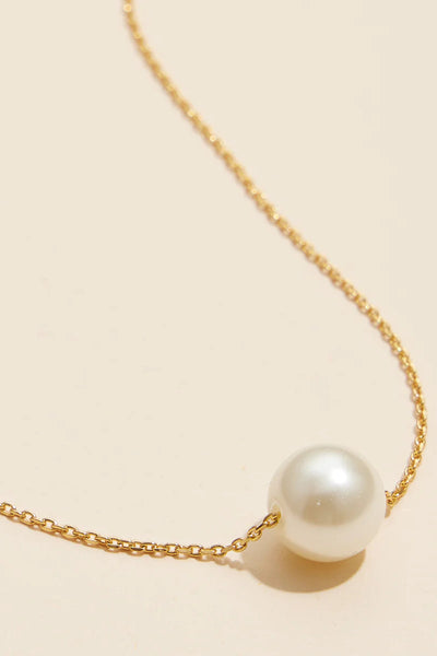1 pearl necklace