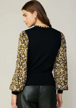 Load image into Gallery viewer, floral contrast sleeve sweater
