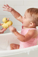 Load image into Gallery viewer, duck family bath toy
