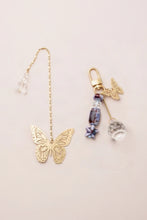 Load image into Gallery viewer, Bookmark + Keychain Set Butterfly
