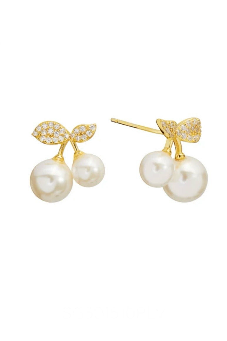 pearl cherry stud