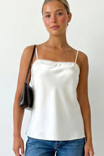 Load image into Gallery viewer, scallop trim satin cami top
