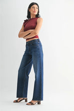 Load image into Gallery viewer, Loose Straight Leg Jean
