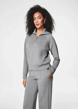 Load image into Gallery viewer, air essentials 1/2 zip top

