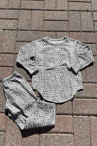 girls leo cozy top