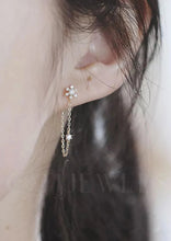 Load image into Gallery viewer, cz flower thread earring
