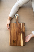 Load image into Gallery viewer, resin dip cheese board med metallic
