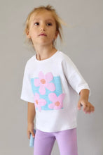 Load image into Gallery viewer, Girls pop flower tee
