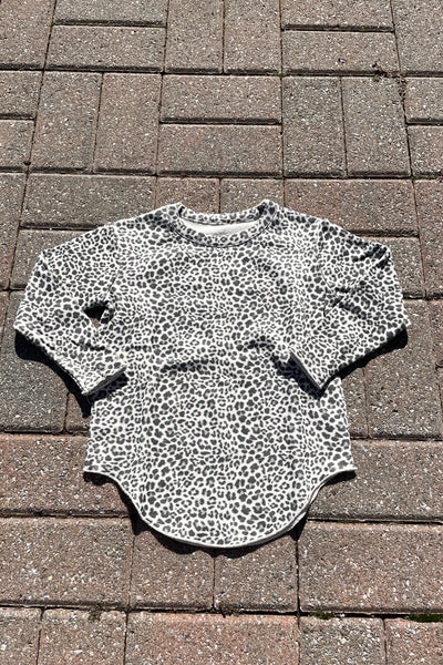 girls leo cozy top