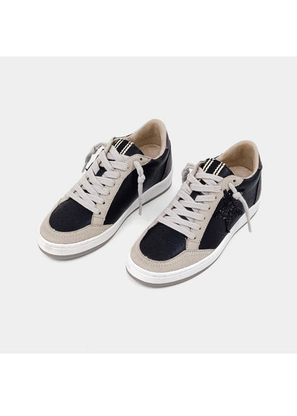 girls laceup sneaker