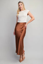 Load image into Gallery viewer, midi satin skirt
