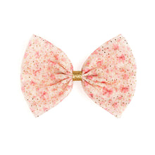 Load image into Gallery viewer, ditsy floral blow clip
