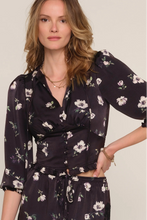 Load image into Gallery viewer, Floral V Neck Blouse
