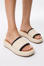 Load image into Gallery viewer, woven contrast flatform sandal
