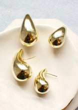 Load image into Gallery viewer, small puff teardrop earring
