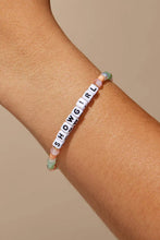 Load image into Gallery viewer, bead bracelet show girl
