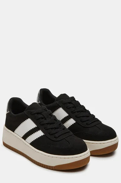 girls laceup sneaker