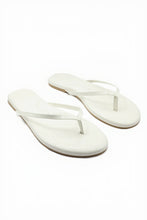 Load image into Gallery viewer, vleather flip flop cream

