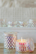 Load image into Gallery viewer, 8 oz shimmer candle vanille
