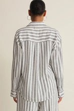 Load image into Gallery viewer, stripe button up shirt
